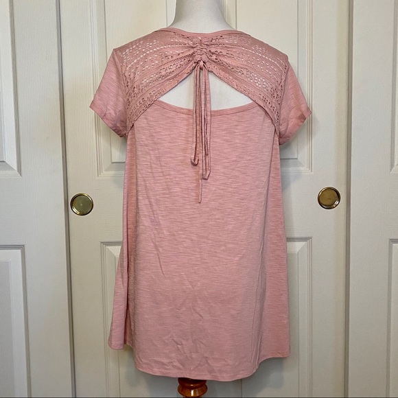 Shyanne Pink Top With Ruched Lace Back Medium - Picture 3 of 7